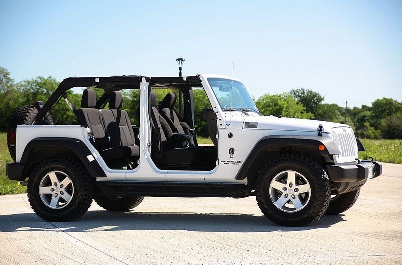 Removable panels and roof of Jeep wrangler 